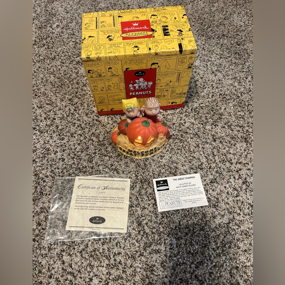 Hallmark the great pumpkin nightlight NIB